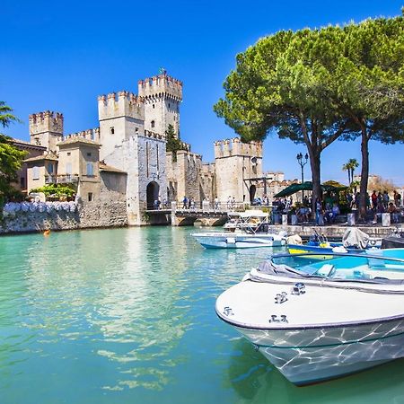 Heart Of Riva - 100 Mt. From The Lake - Happy Rentals Esterno foto