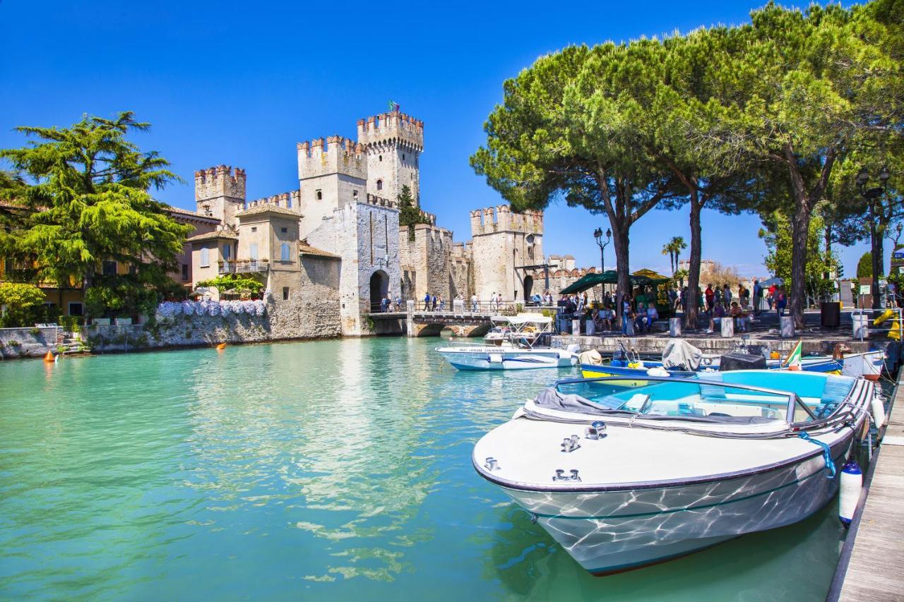 Heart Of Riva - 100 Mt. From The Lake - Happy Rentals Esterno foto